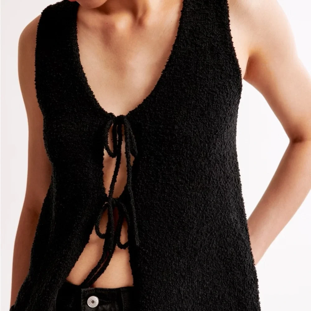 Abercrombie & Fitch Black Textured Tie-Front Tank - Picture 1 of 12